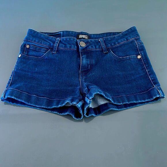 GUC-CELEBRITY PINK SHORTS - Picture 1 of 9